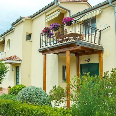 Apartments Emma Biograd Na Moru Exterior photo
