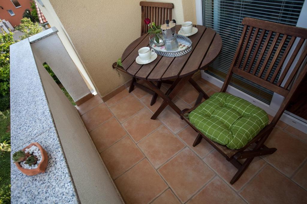 Apartments Emma Biograd Na Moru Exterior photo