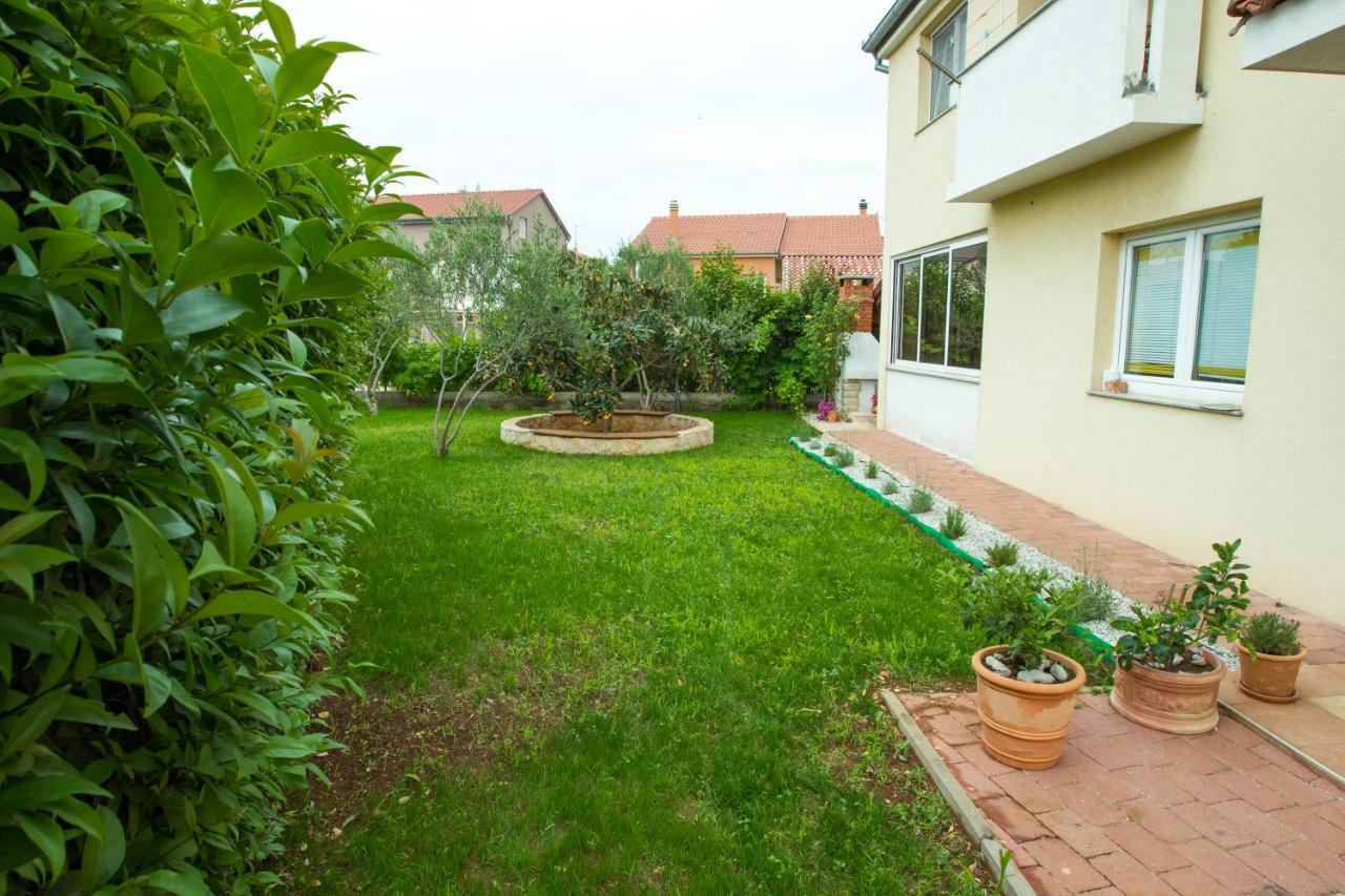 Apartments Emma Biograd Na Moru Exterior photo